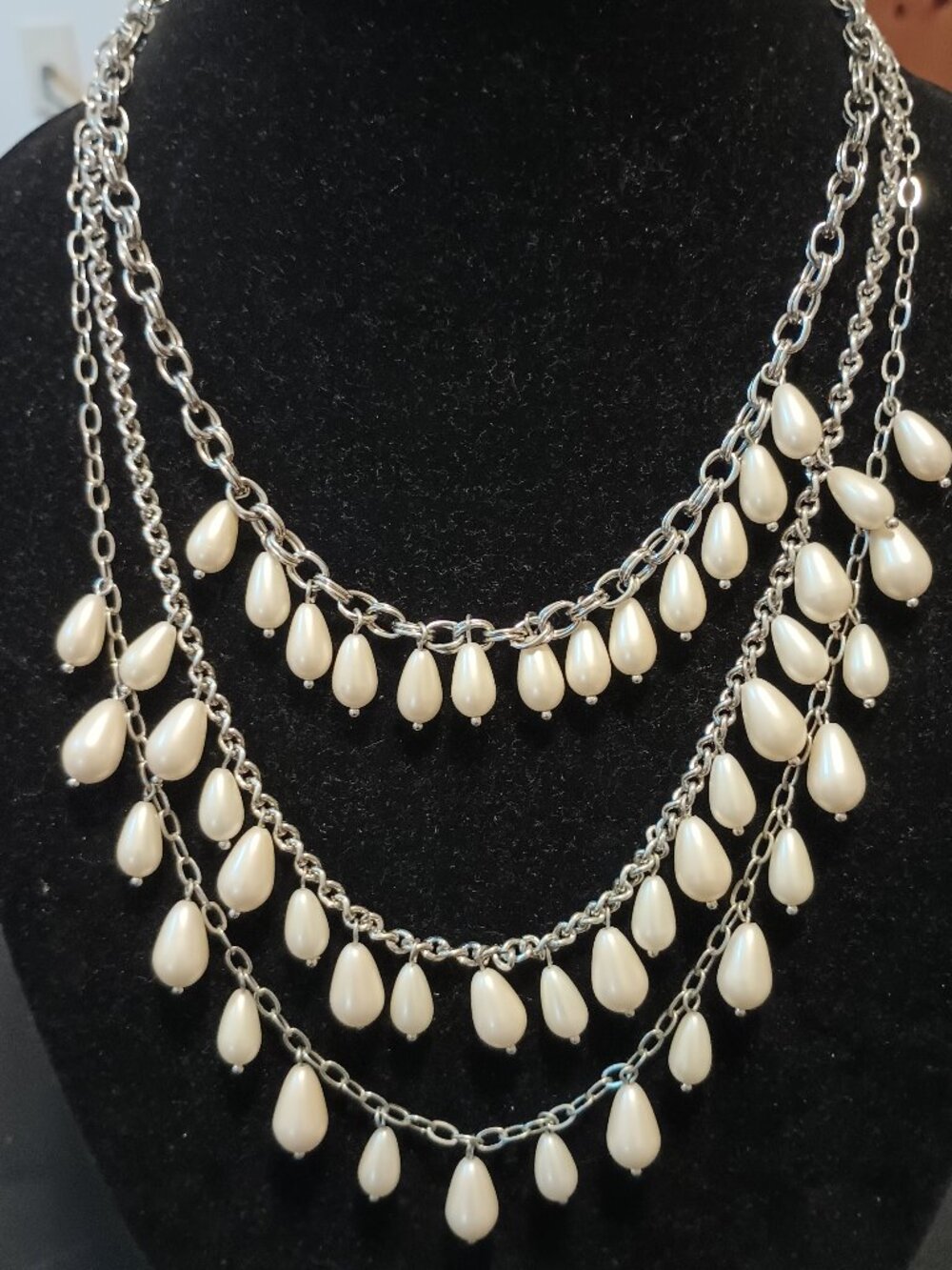 Talbots Multistrand Pearl Teardrop Necklace (NWT)